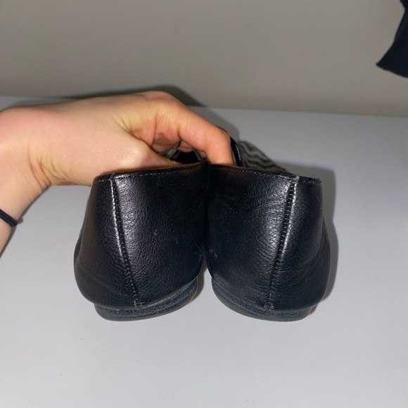 Gap black and white flats - Picture 4 of 4